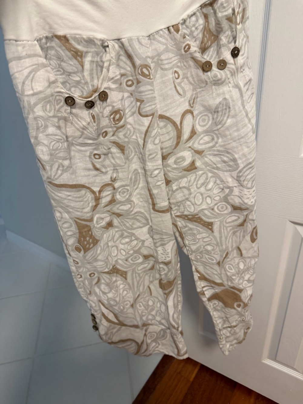 Made in Italy Linen Lightweight White & tan Printed Wide-Leg Pants in Large - Picture 12 of 14